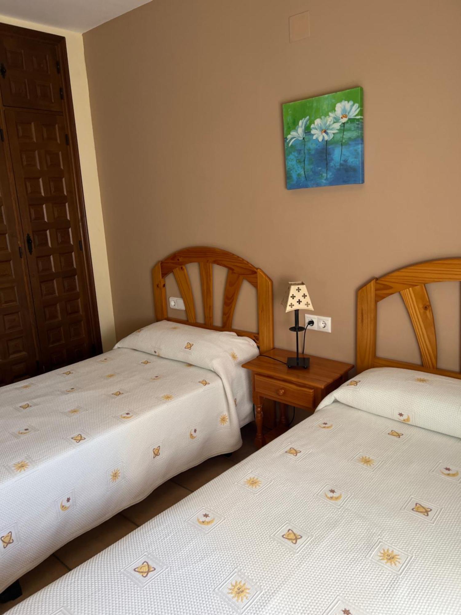 Apartamentos Los Parrales Villalba de la Sierra Luaran gambar