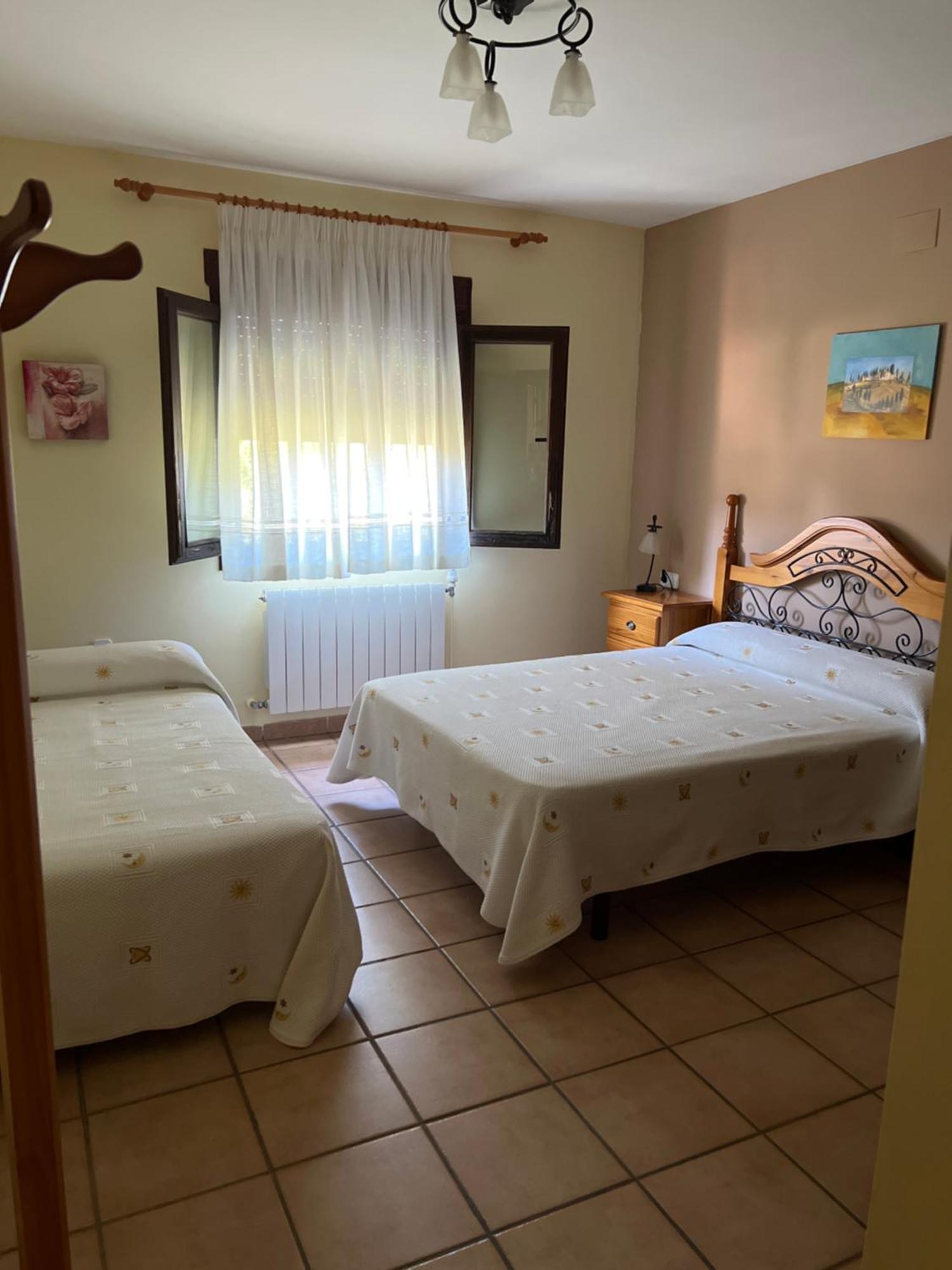 Apartamentos Los Parrales Villalba de la Sierra Luaran gambar